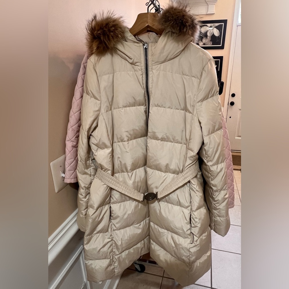 Coach Ivory Puffer with Genuine Fox Fur Trim EUC